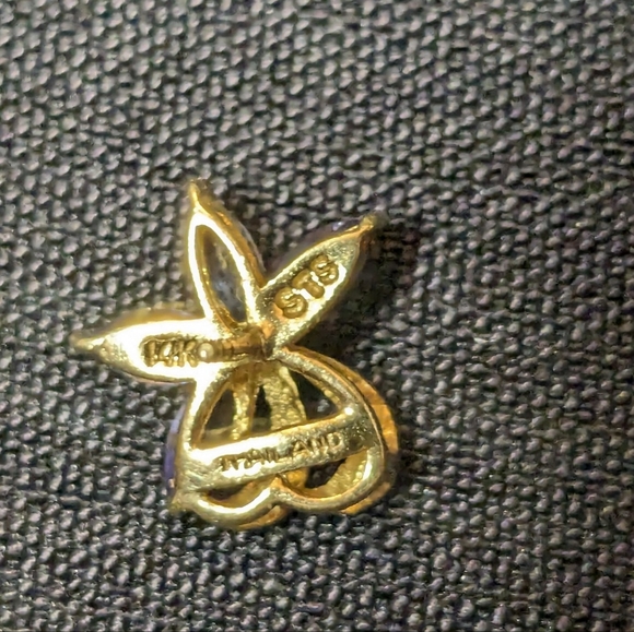 14 k yellow gold flower Earrings - Picture 2 of 2